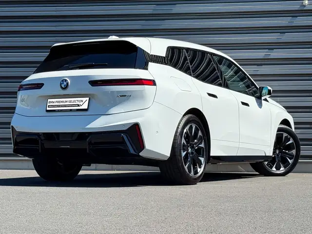 BMW iX xDrive45 Ansicht 4