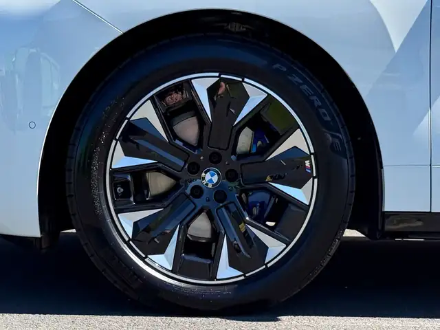 BMW iX xDrive45 Ansicht 7