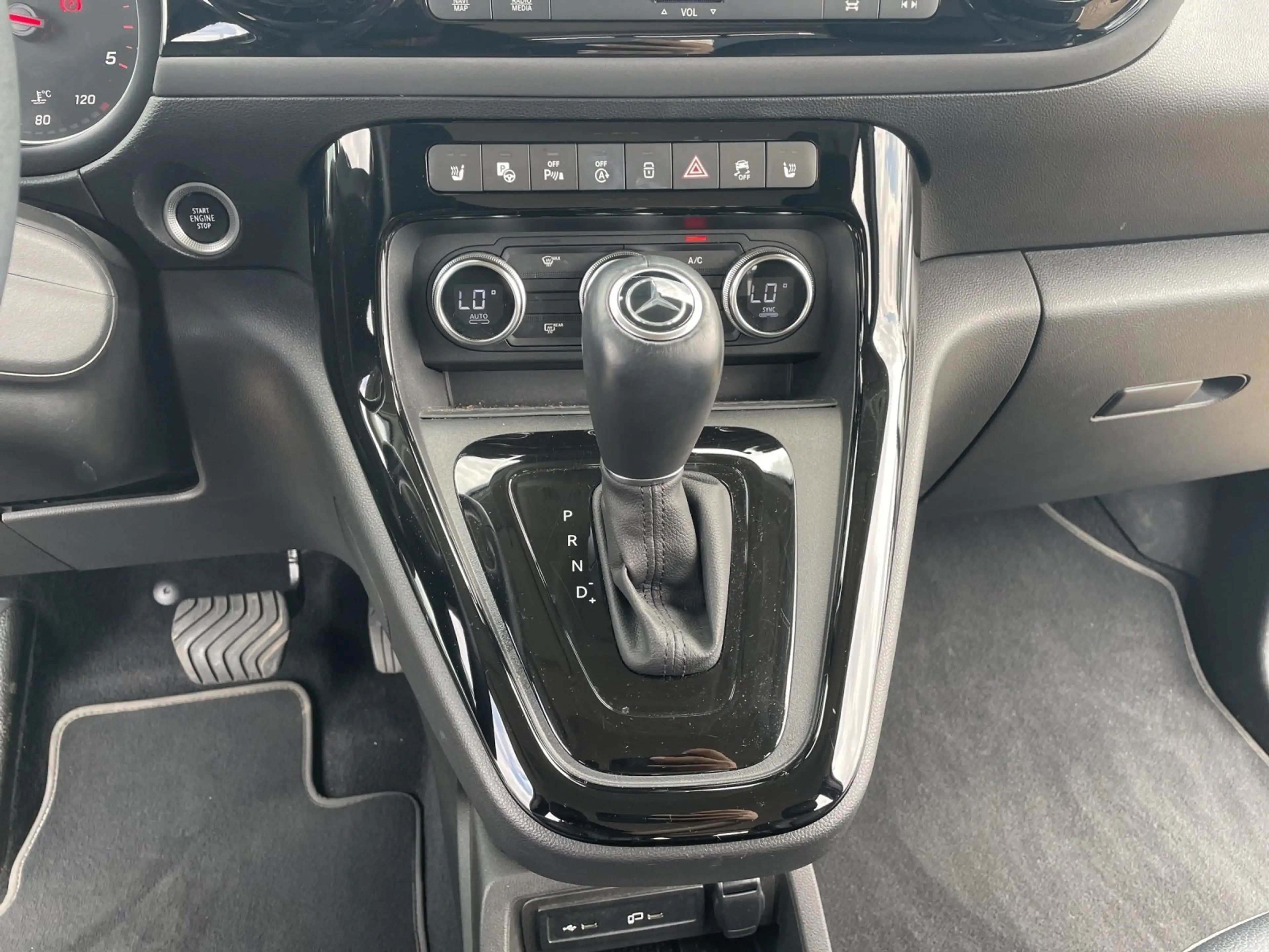 Mercedes-Benz T-Class T 180d Progr LED Navi-/Technik-/PremiumPkt Kamra — photo 10