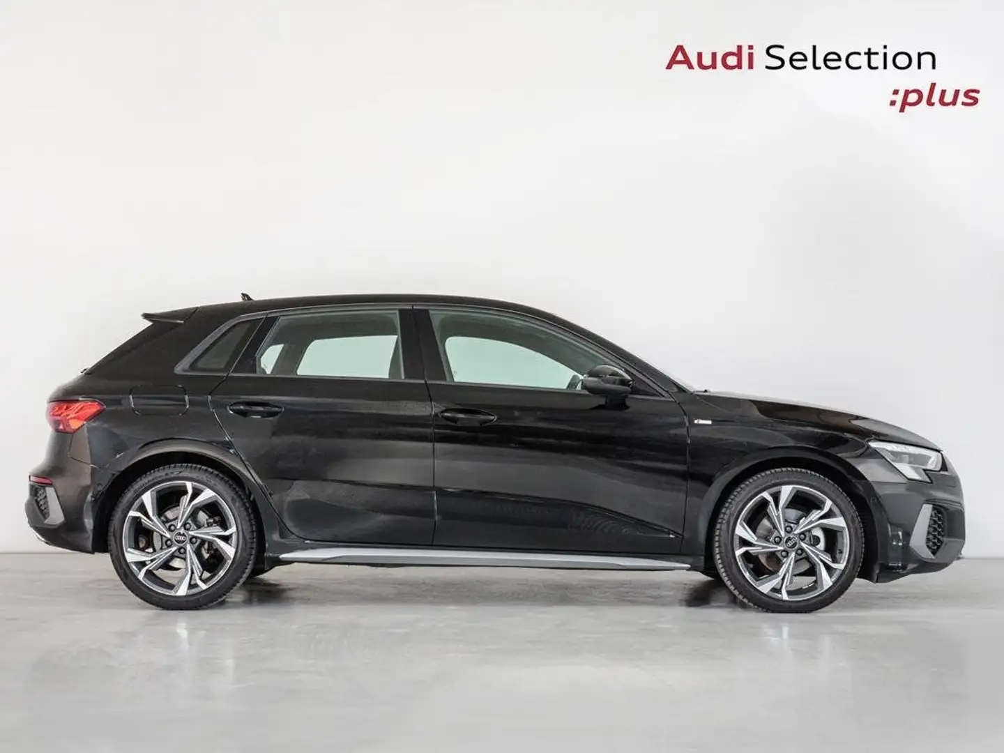 Audi A3 Sportback 35TDI Genuine S tronic Negro - 2