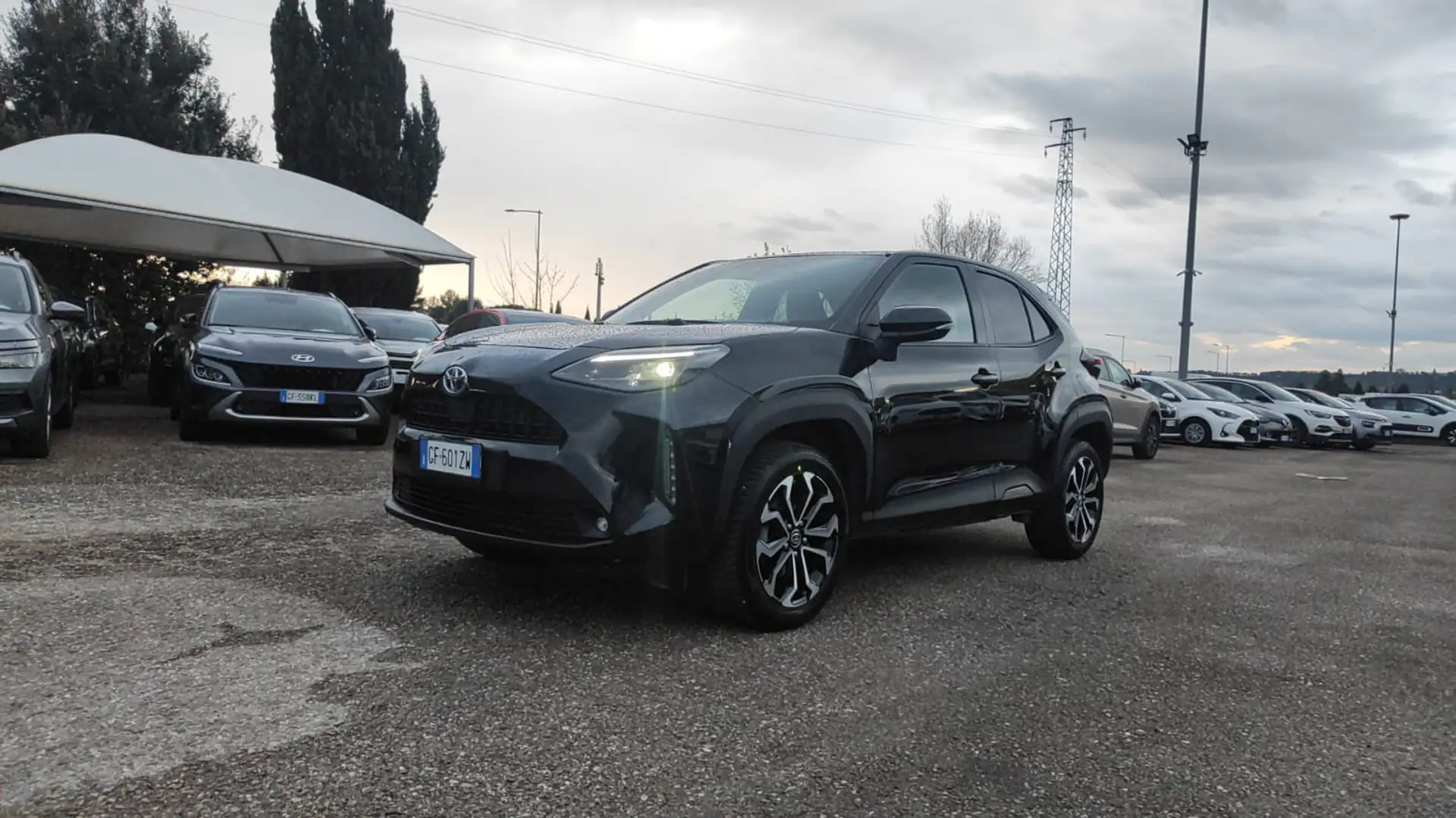 Toyota Yaris Cross 1.5 Hybrid 5p. E-CVT Trend Nero - 1