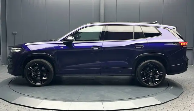 Volkswagen Tayron view 2