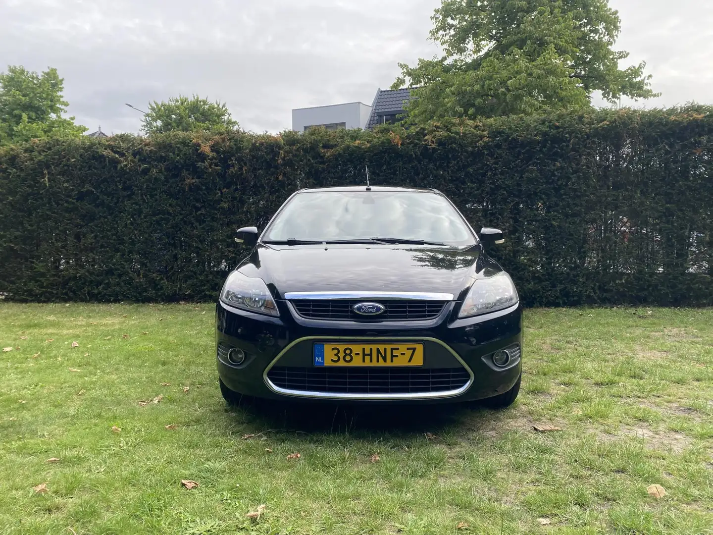 Ford Focus 1.6 Titanium I Airco I Parkeersensoren I Navi I Tr Zwart - 2