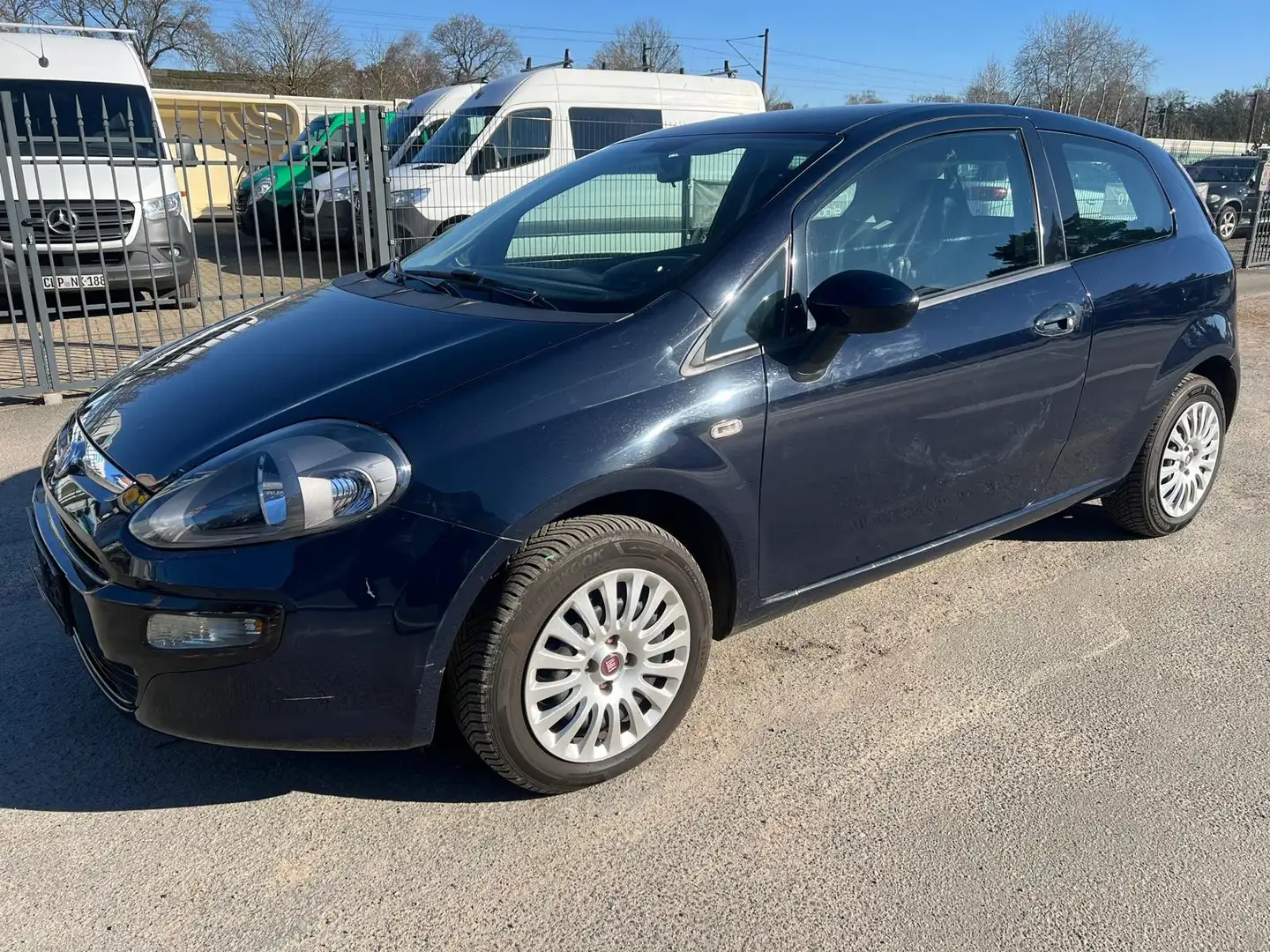 Fiat Punto Evo 1.2 8V 1 Hand, Oma Fahrzeug tüv neu Modrá - 1