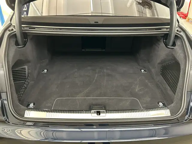 Audi A8 (4N) Hybrid Lang 60 TFSI e PHEV quattro AHK Ansicht 14