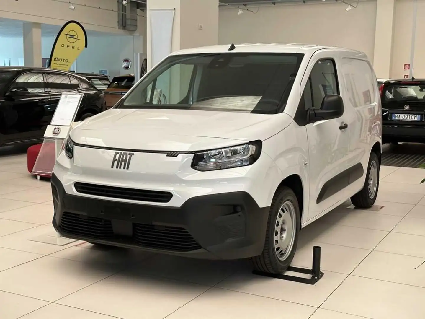 Fiat Doblo van 1.5 bluehdi 130cv CH1 Bianco - 1