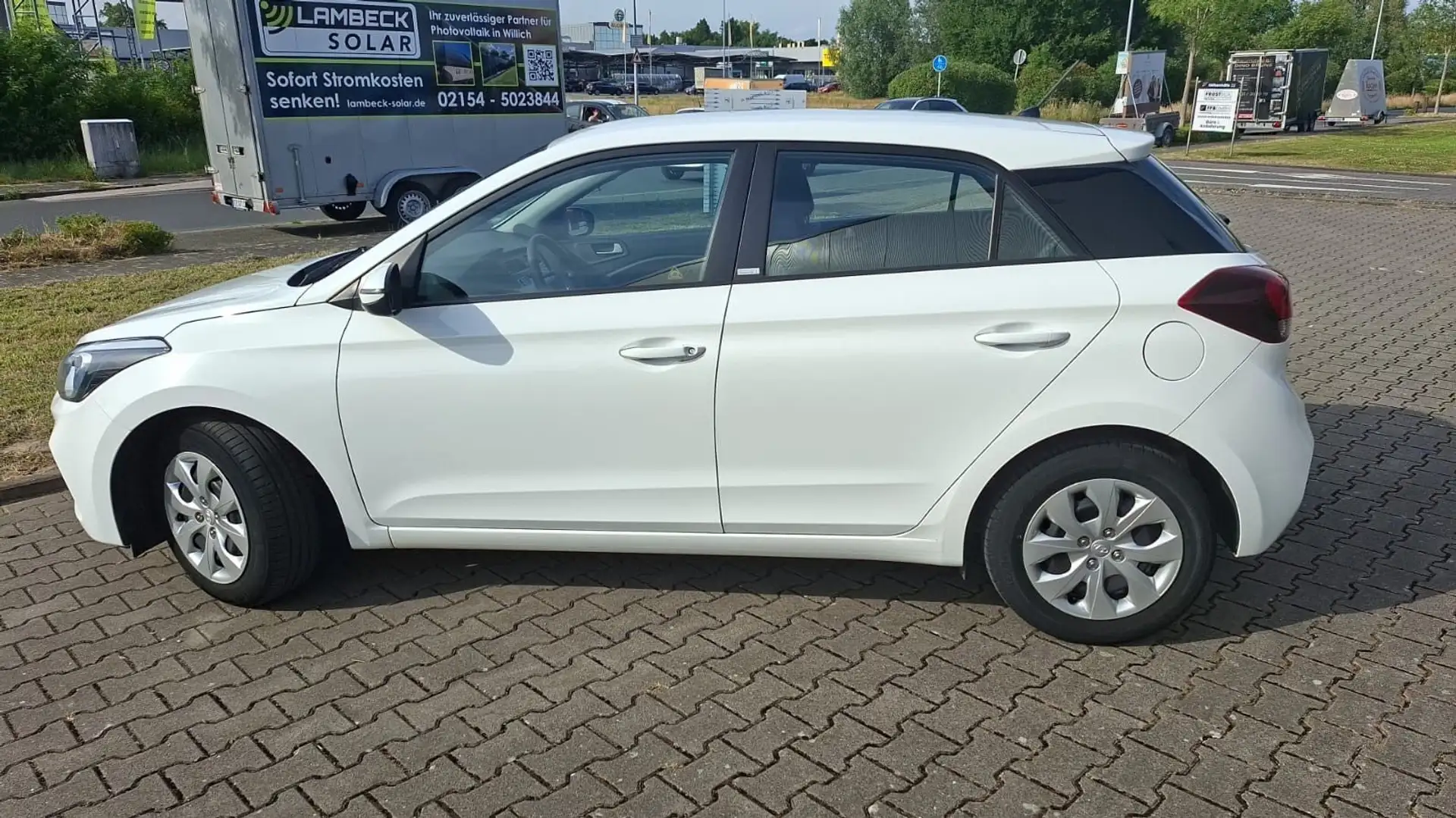 Hyundai i20 Select 1Hand Klima Weiß - 2