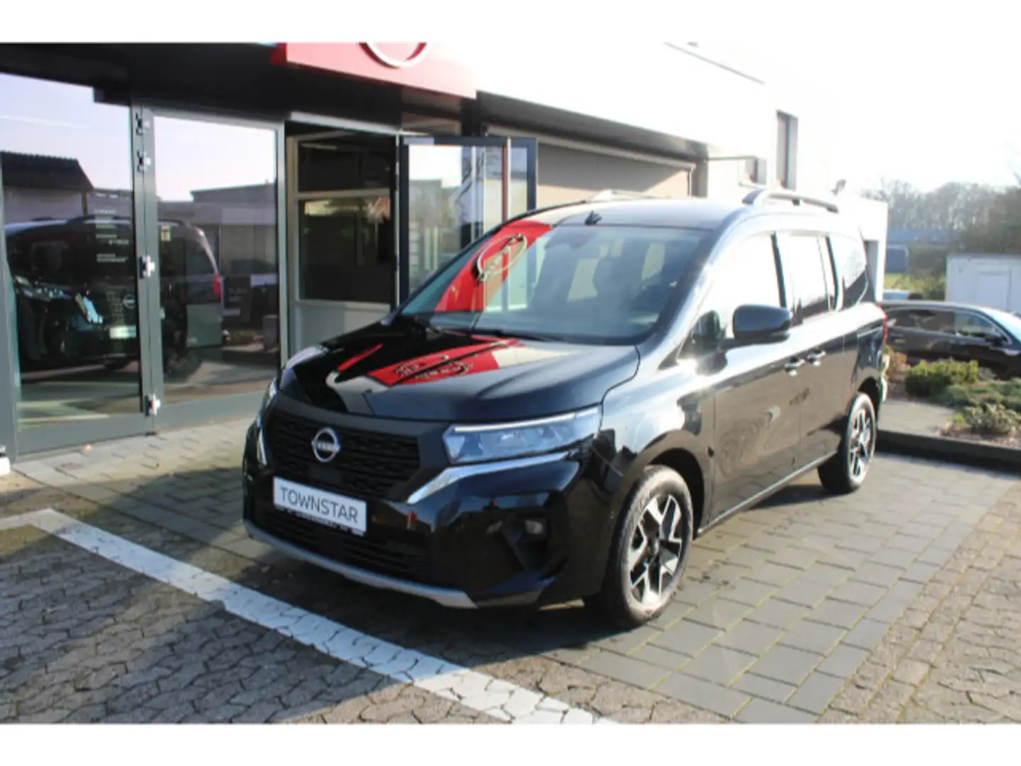 Nissan Townstar Kombi L1 1.3 DIG-T 130 Tekna Automatik Schwarz - 2