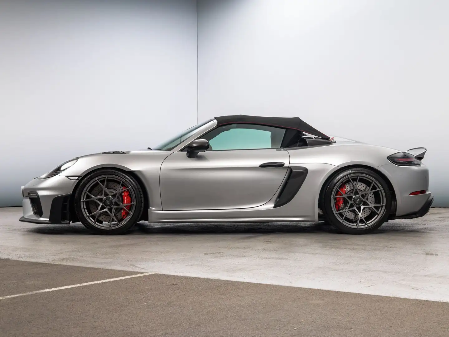 Porsche 718 Spyder Spyder RS Silber - 2