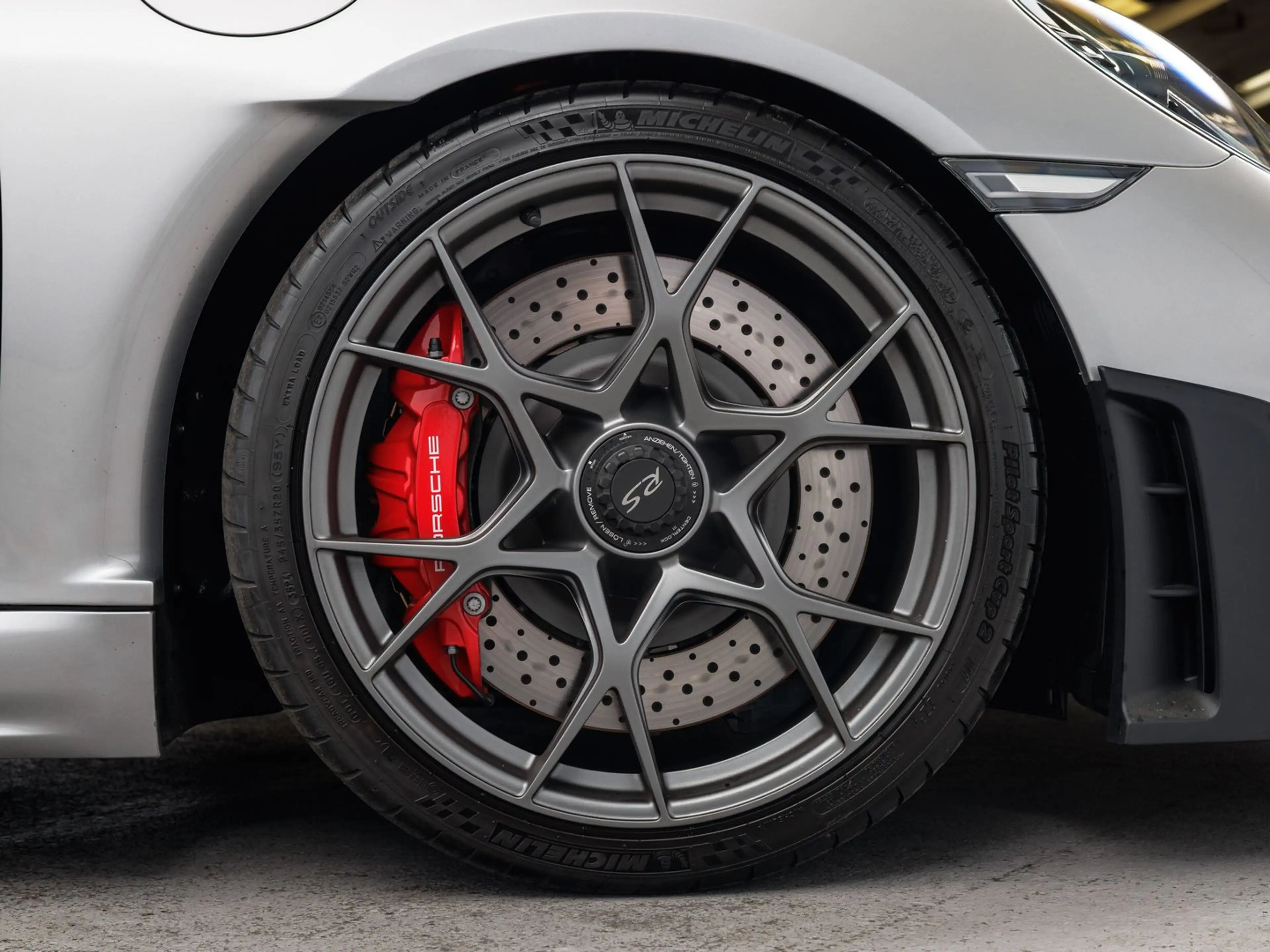 Porsche 718 Spyder Spyder RS — photo 14