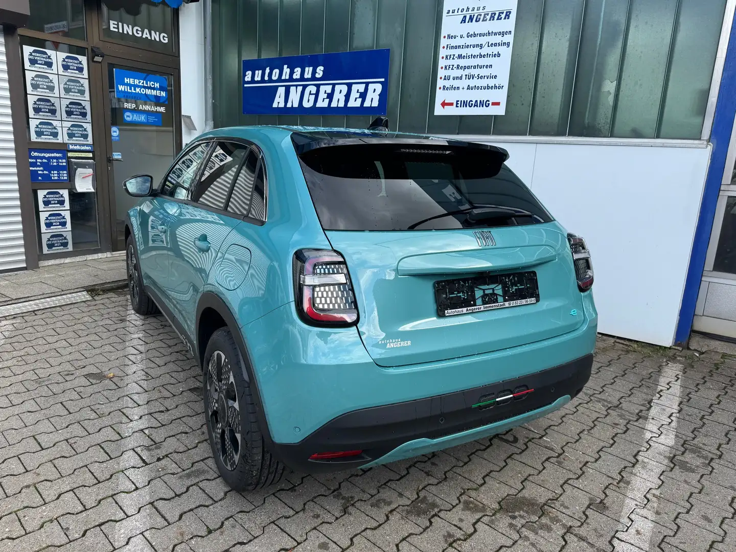 Fiat 600 e La Prima, Navi,LED,ACC,Massage,PDC.Kamera, Blauw - 2