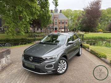1.5 TSI Sport | Keyless | Camera | Trekhaak | Digi