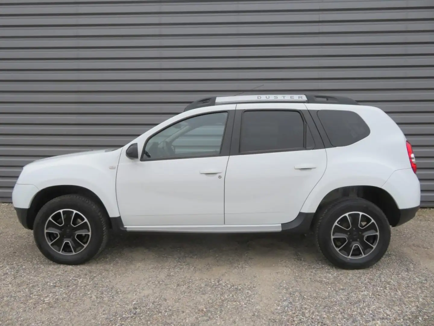 Dacia Duster Duster 1.2 Tce - 125  Black Touch PHASE 2 Blanc - 2
