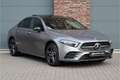 Mercedes-Benz A 250 e Premium AMG Line Aut8, Hybride, Panoramadak, Key Grijs - thumbnail 3