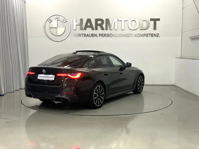 BMW I4 view 5