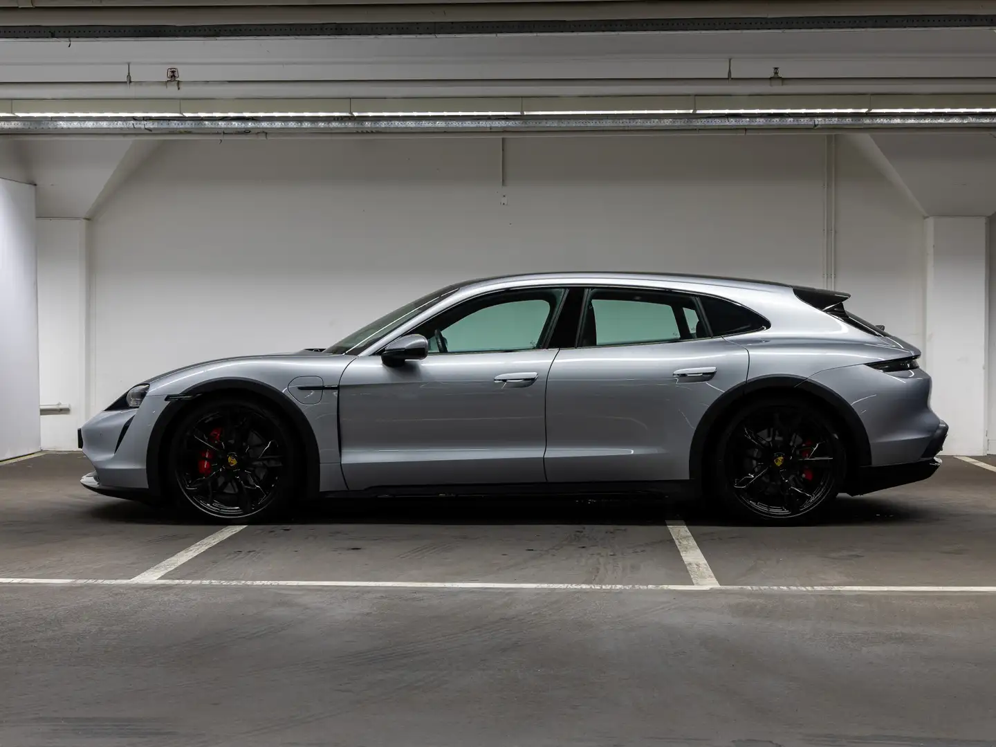 Porsche Taycan 4S Cross Turismo Silber - 2