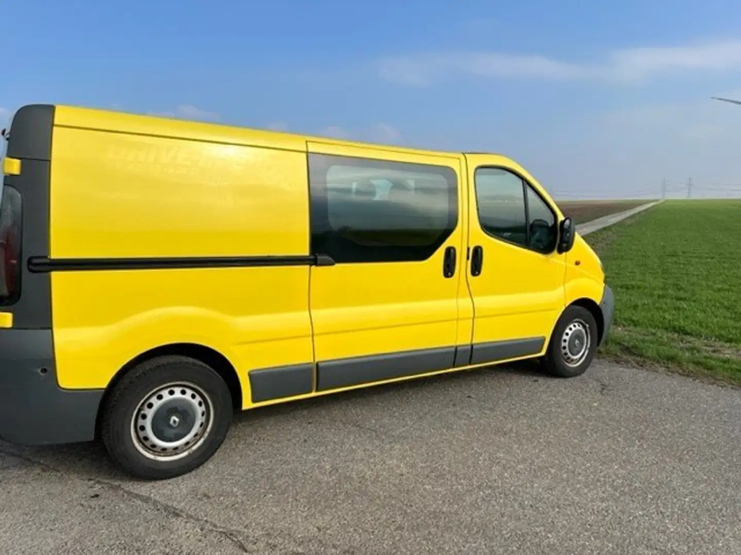 Renault Trafic 1.9 dCi L2H1 žuta - 2