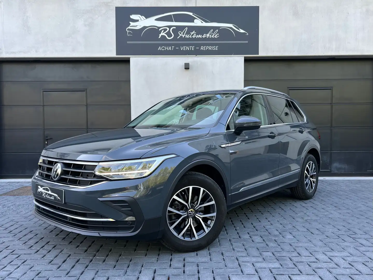 Volkswagen Tiguan 2.0 TDI LEDS|NAV|COFFREAUTO|CLIM,AUTO ÉTAT NEUF Grijs - 1