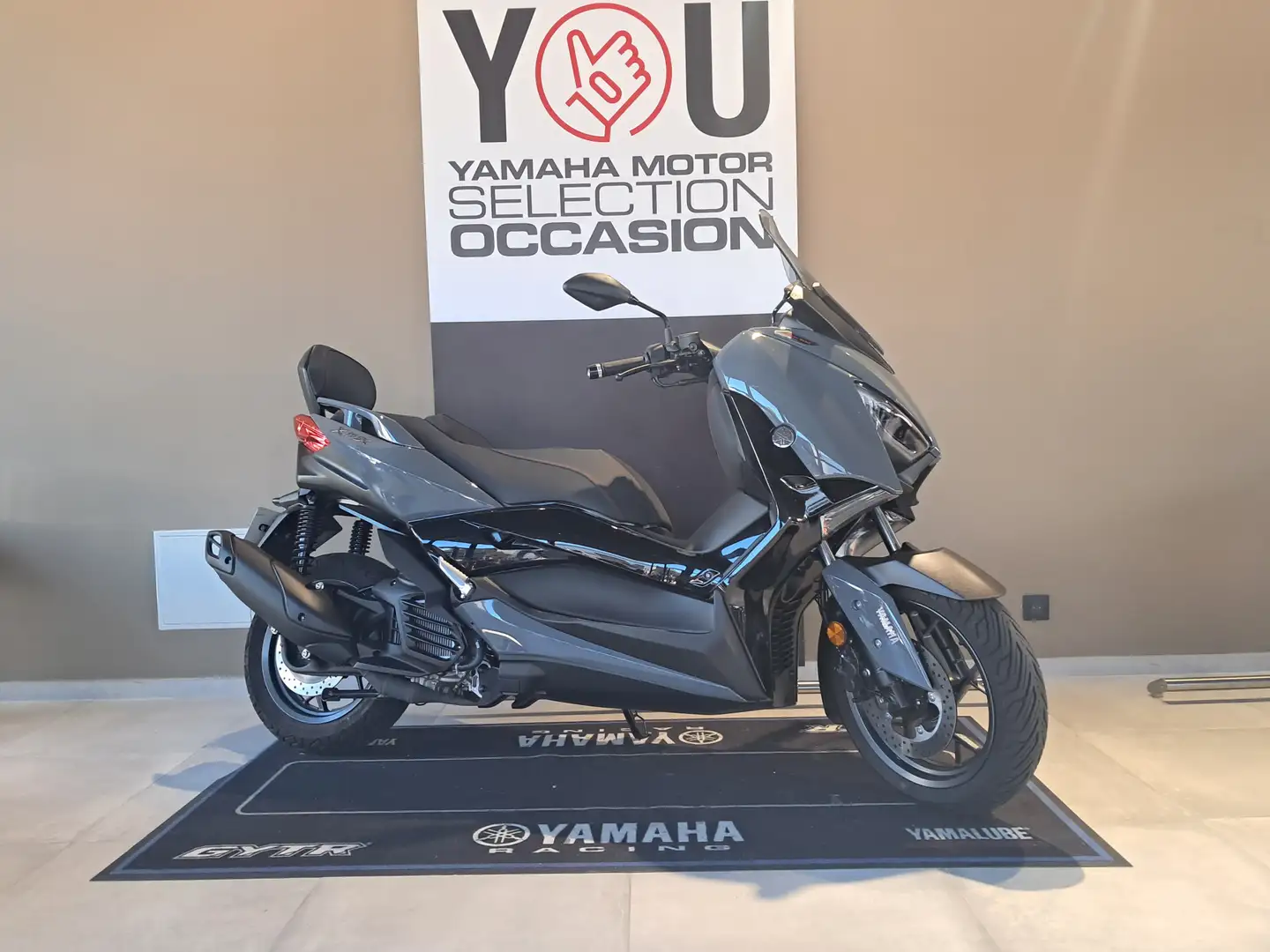 Yamaha X-Max 125 Gris - 1