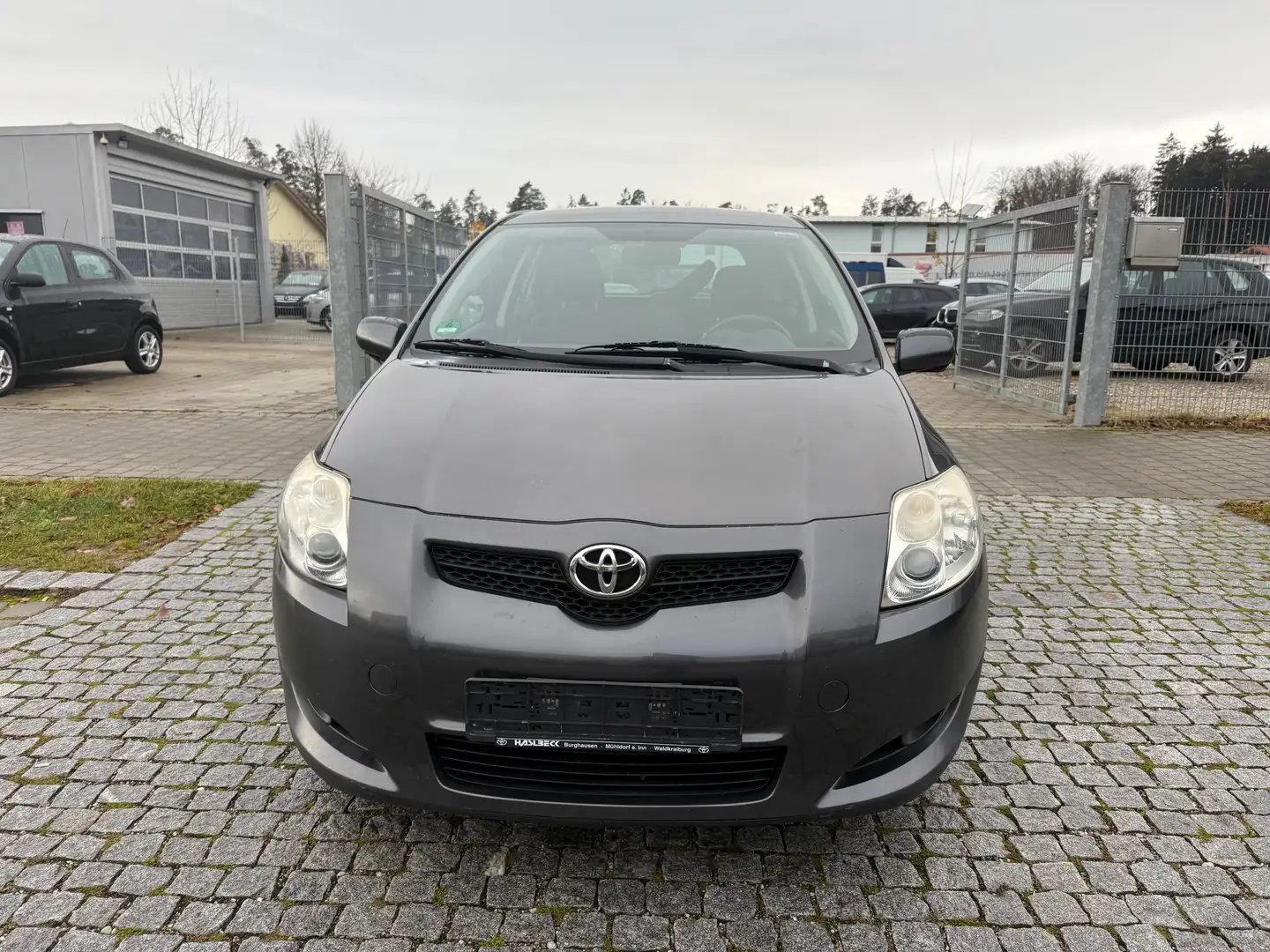 Toyota Auris Life - TÜV 09.2026. - 1. Hand - Grau - 2