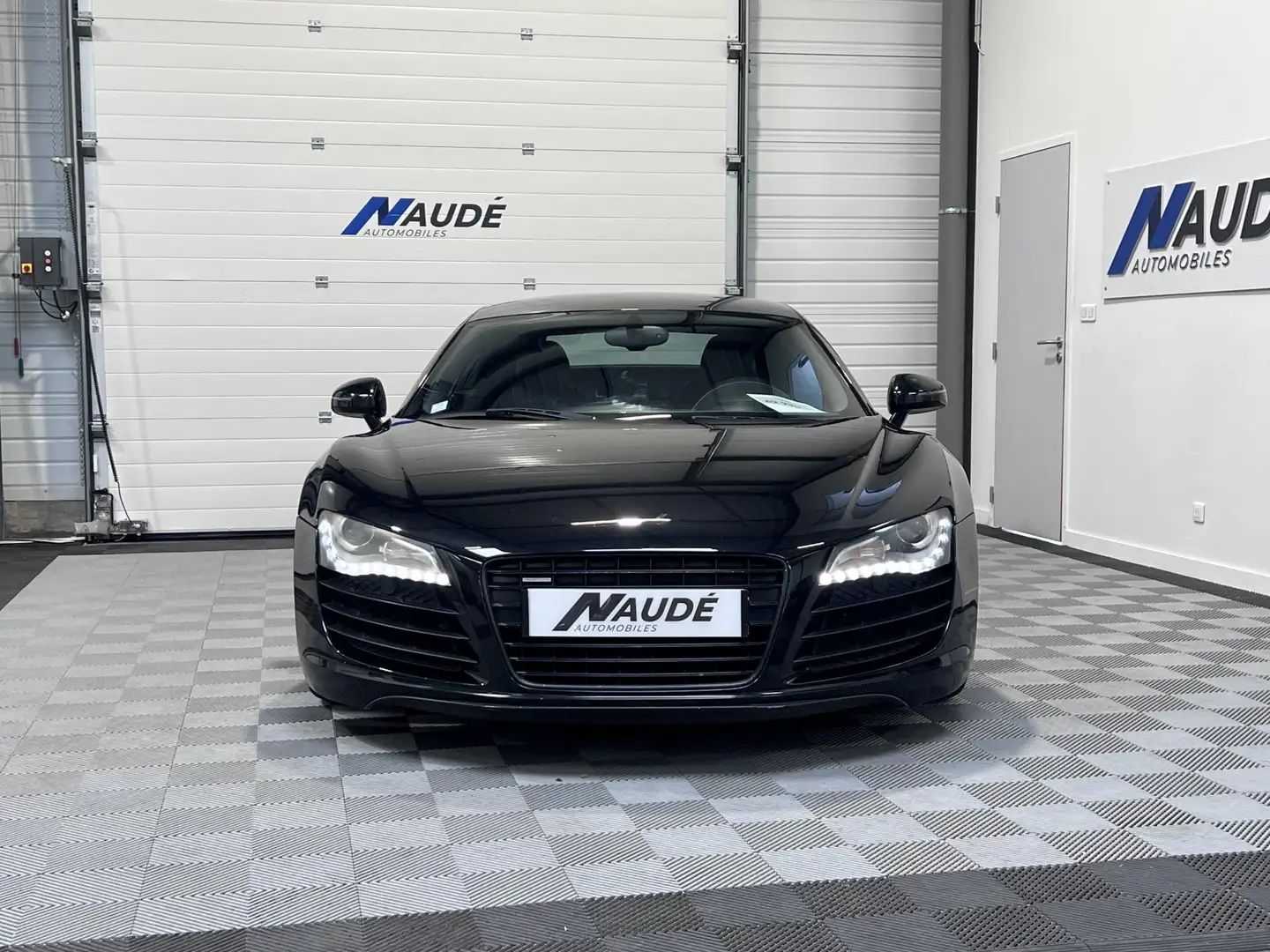 Audi R8 V8 4.2 FSI 420 CH Quattro R-Tronic Negro - 2