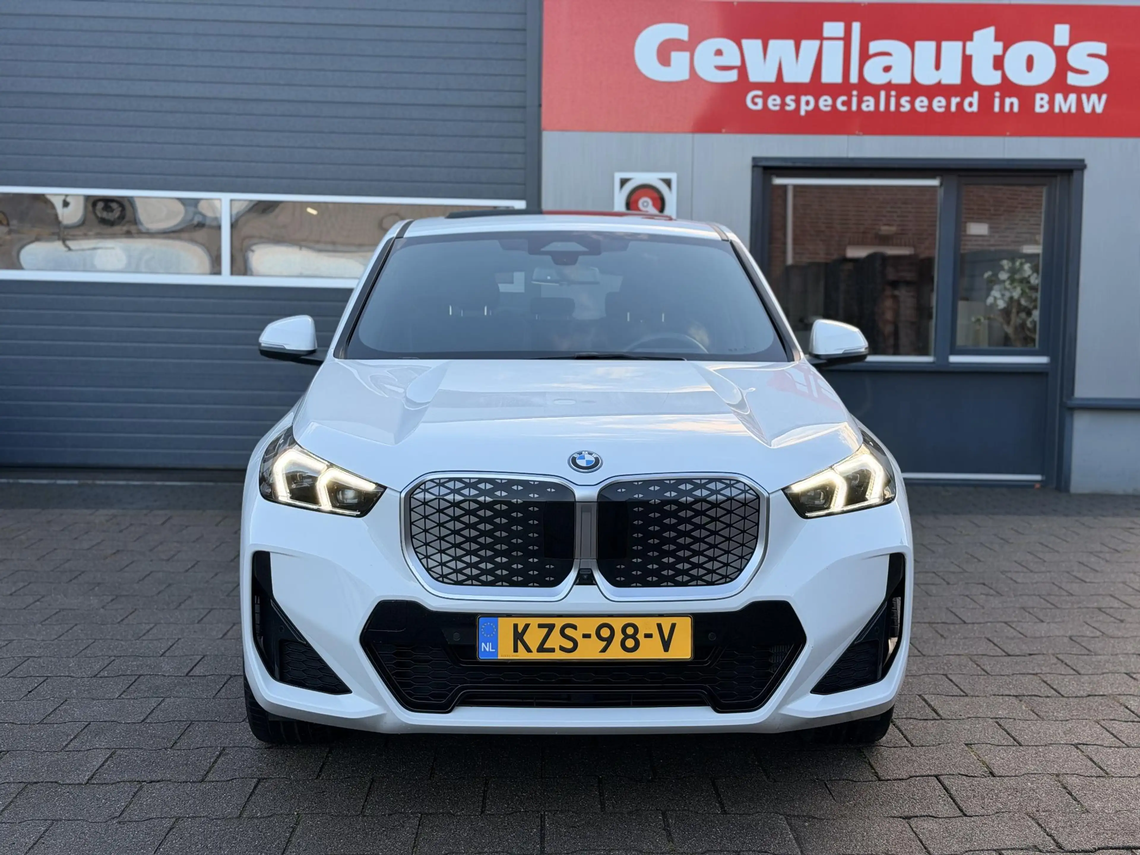 BMW iX1 xDrive30 M-Sport Pano|HUD|Adaptief|Trekhaak Elekt. — photo 23