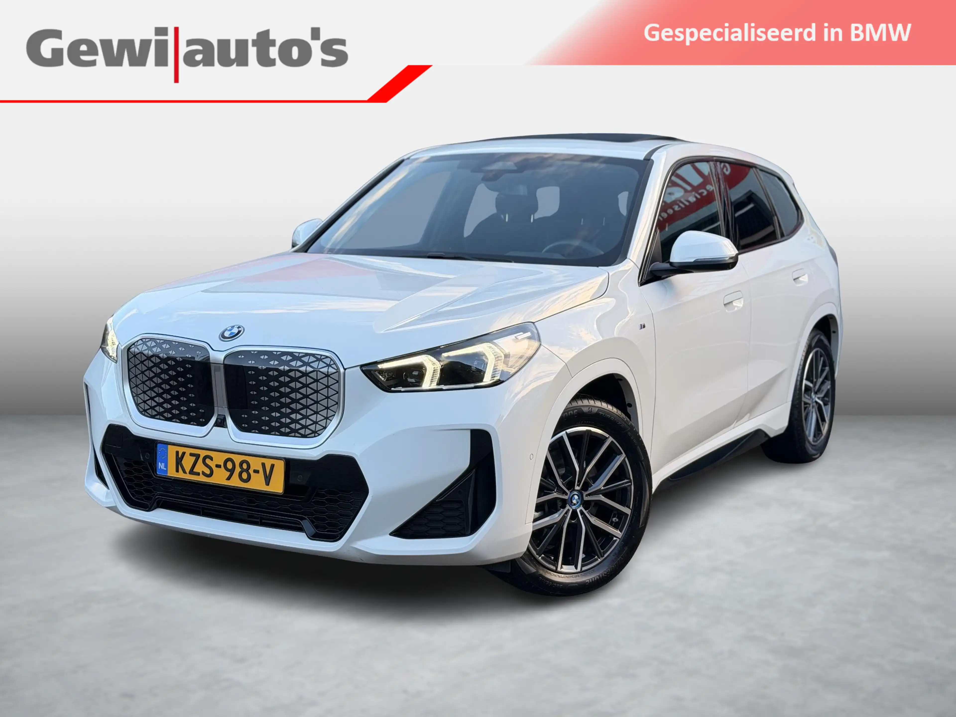 BMW iX1 xDrive30 M-Sport Pano|HUD|Adaptief|Trekhaak Elekt.