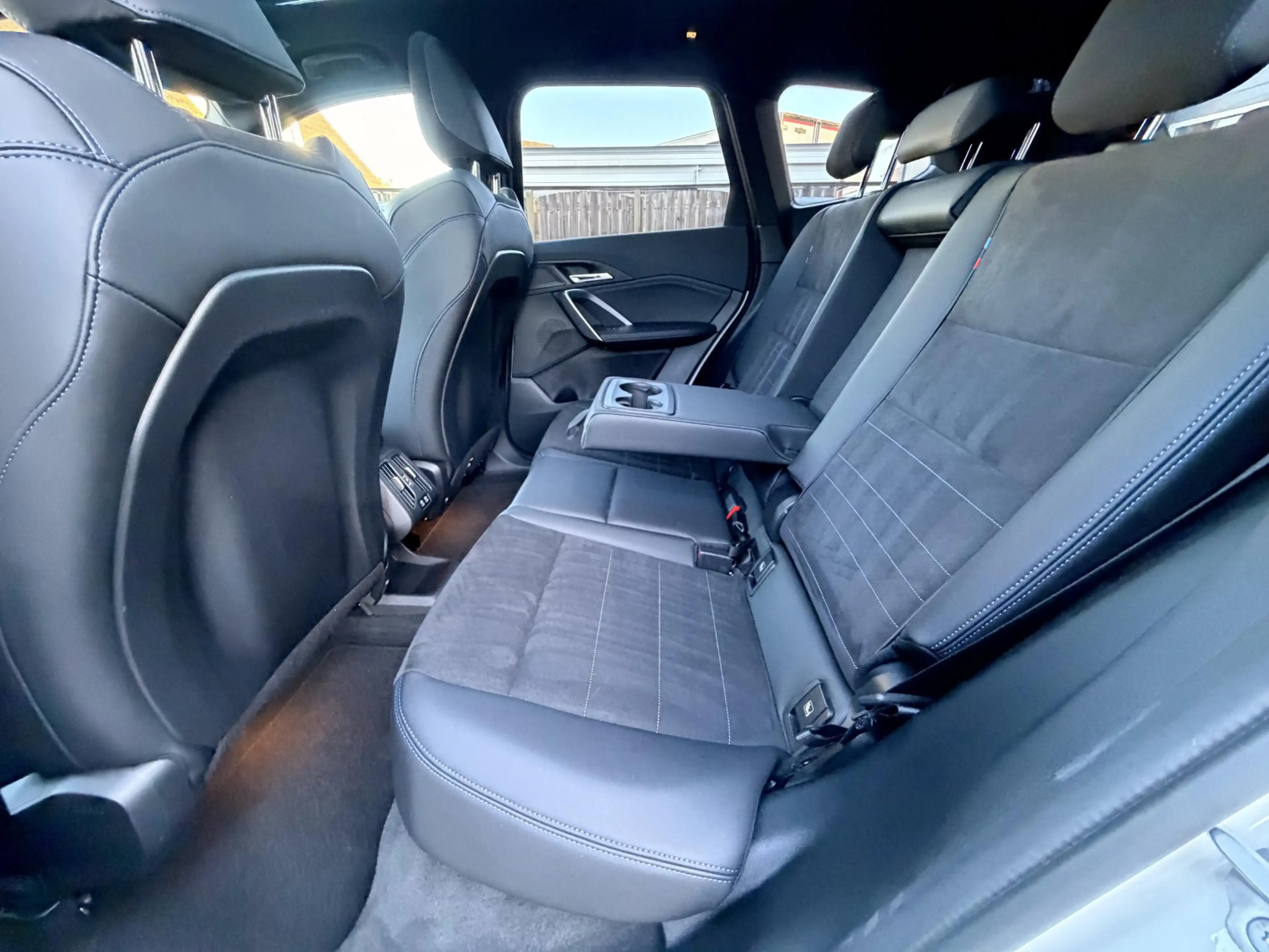 BMW iX1 xDrive30 M-Sport Pano|HUD|Adaptief|Trekhaak Elekt. — photo 14