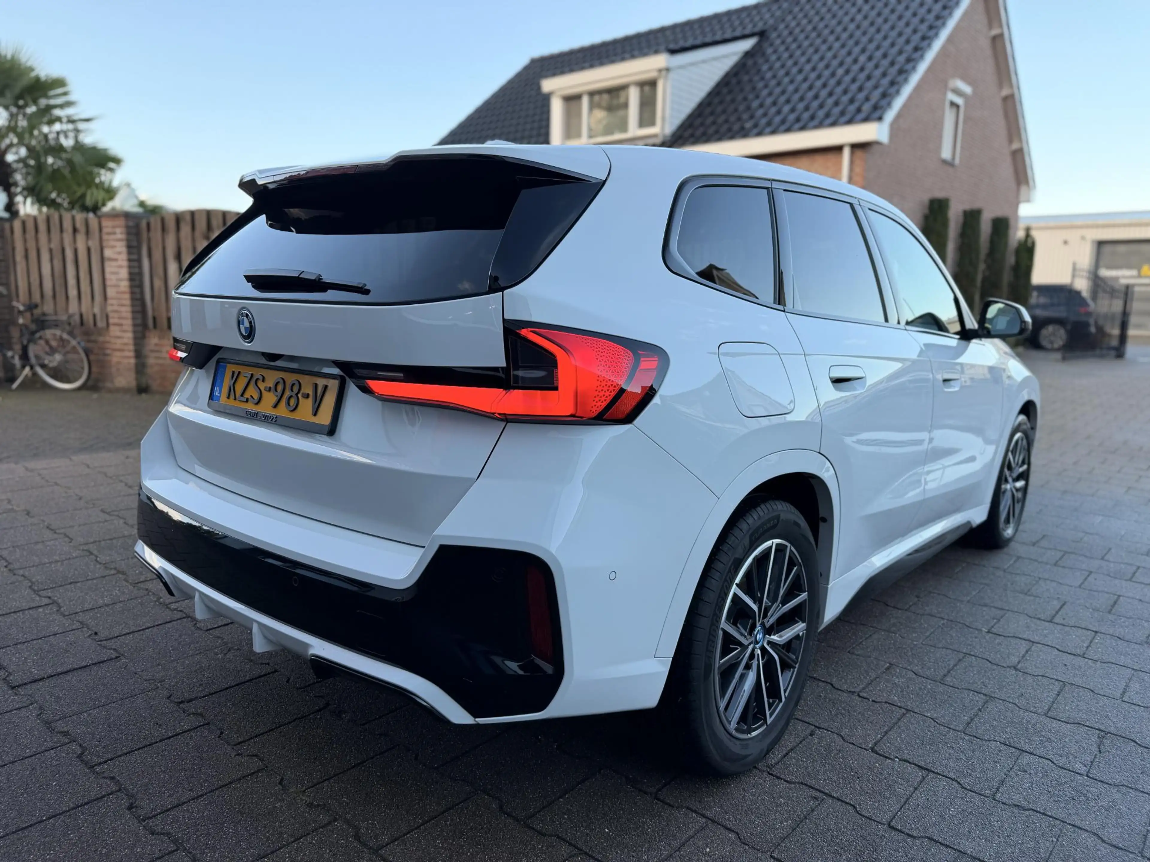 BMW iX1 xDrive30 M-Sport Pano|HUD|Adaptief|Trekhaak Elekt. — photo 12