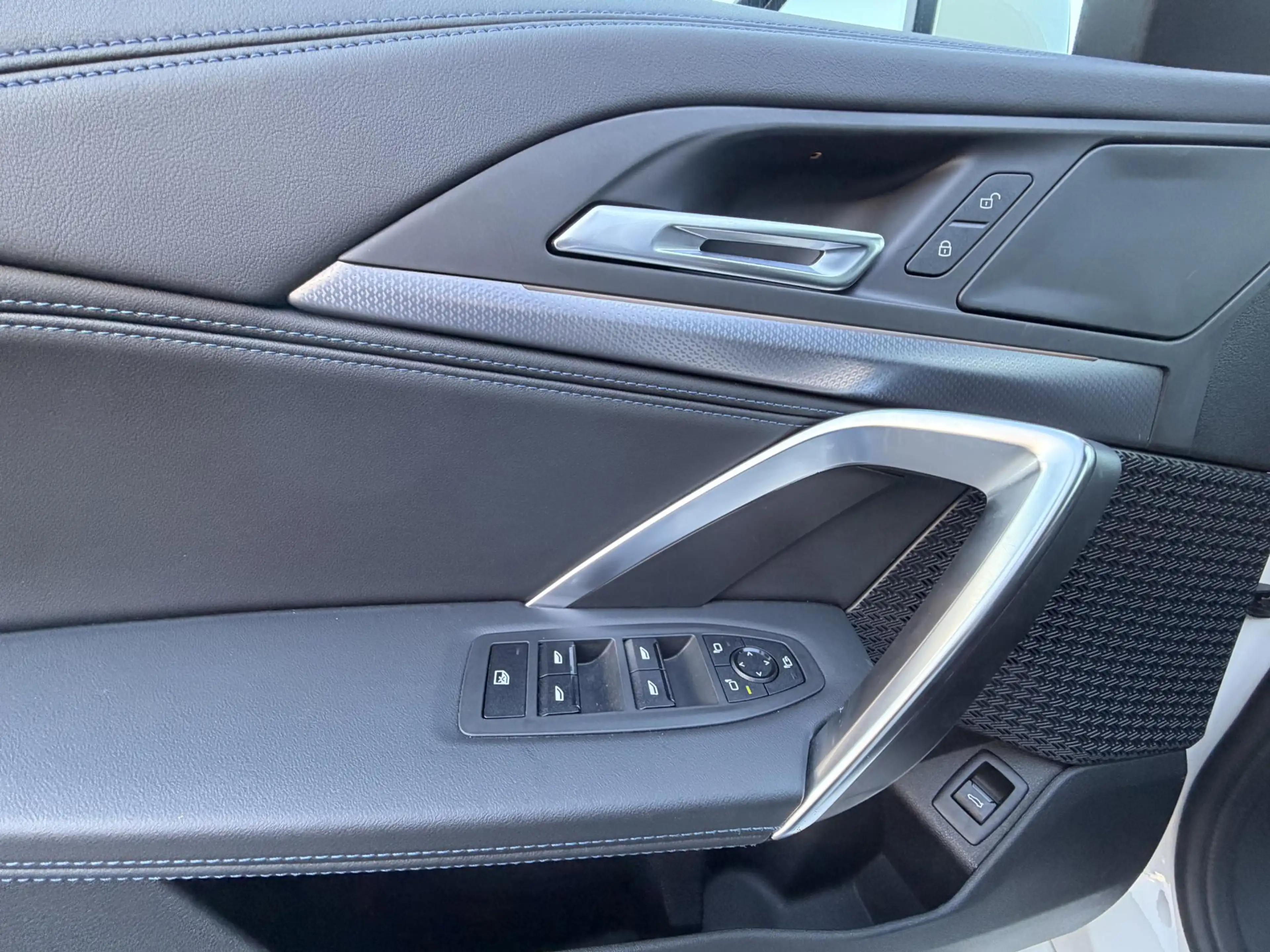 BMW iX1 xDrive30 M-Sport Pano|HUD|Adaptief|Trekhaak Elekt. — photo 21