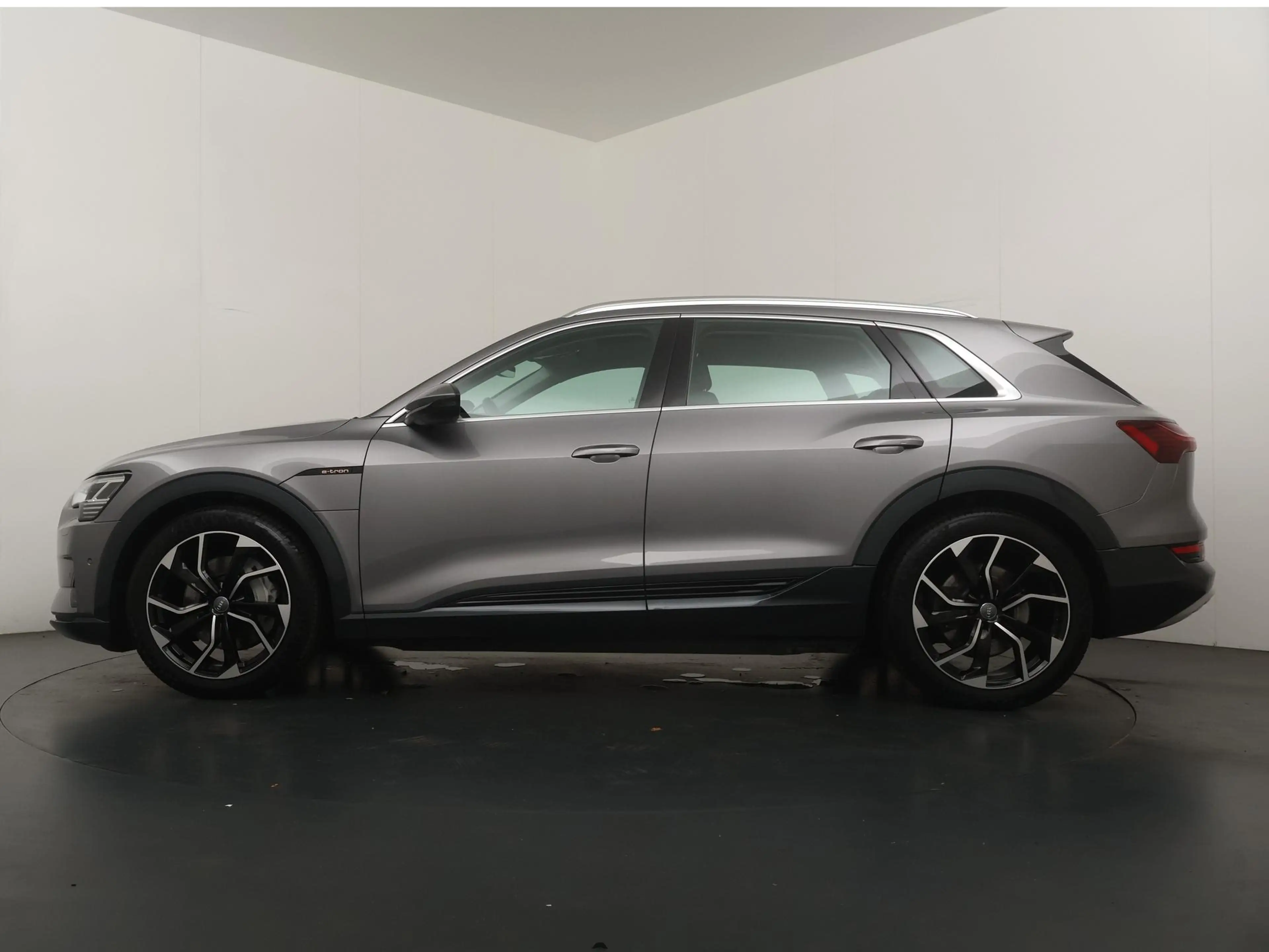 Audi e-tron e-tron 55 quattro advanced 95 kWh - Schuifdak - Le — photo 3