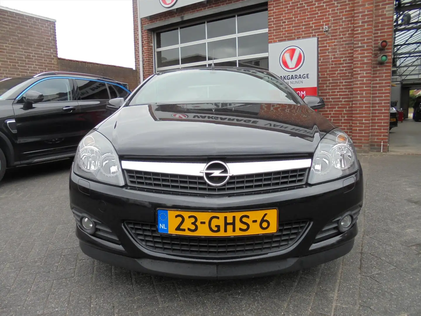 Opel Astra Twintop 1.8-16V 140pk||Edition||Airco||Trekhaak||A Чёрный - 2