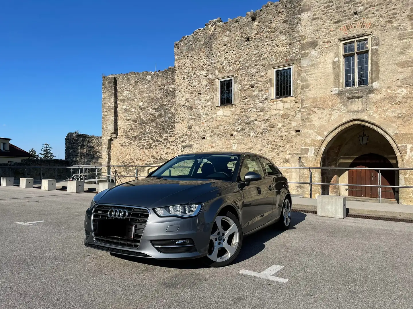 Audi A3 A3 Ambition 2,0 TDI DPF Ambition Grau - 1