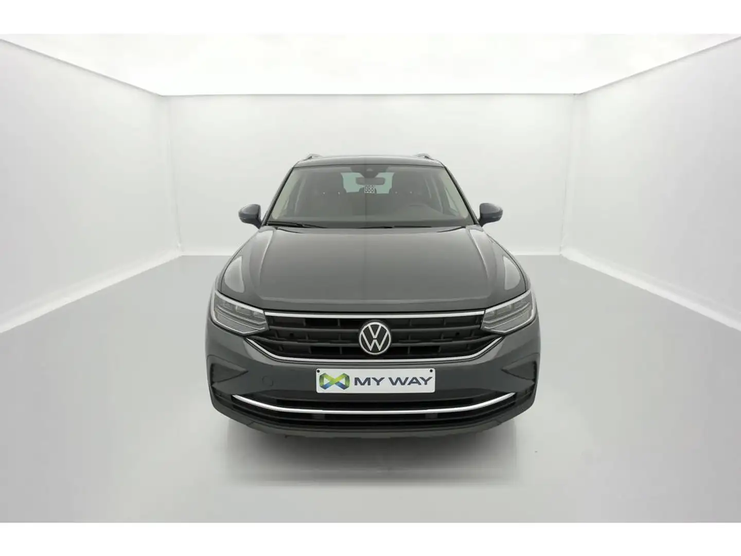 Volkswagen Tiguan Tiguan 1.5 TSI ACT Life 96 kw Grijs - 2