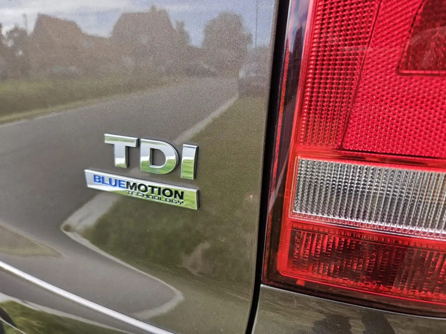 Volkswagen T5 Caravelle 2.0 CR Bi-TDi 4Motion Trendline DSG Złoty - 2