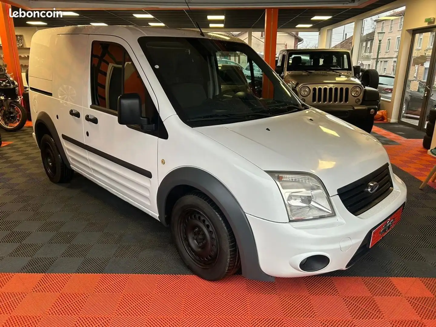 Ford Transit FOURGON Pack Trend 1.8 TDCI 90 cv Garantie 12 mois - 1