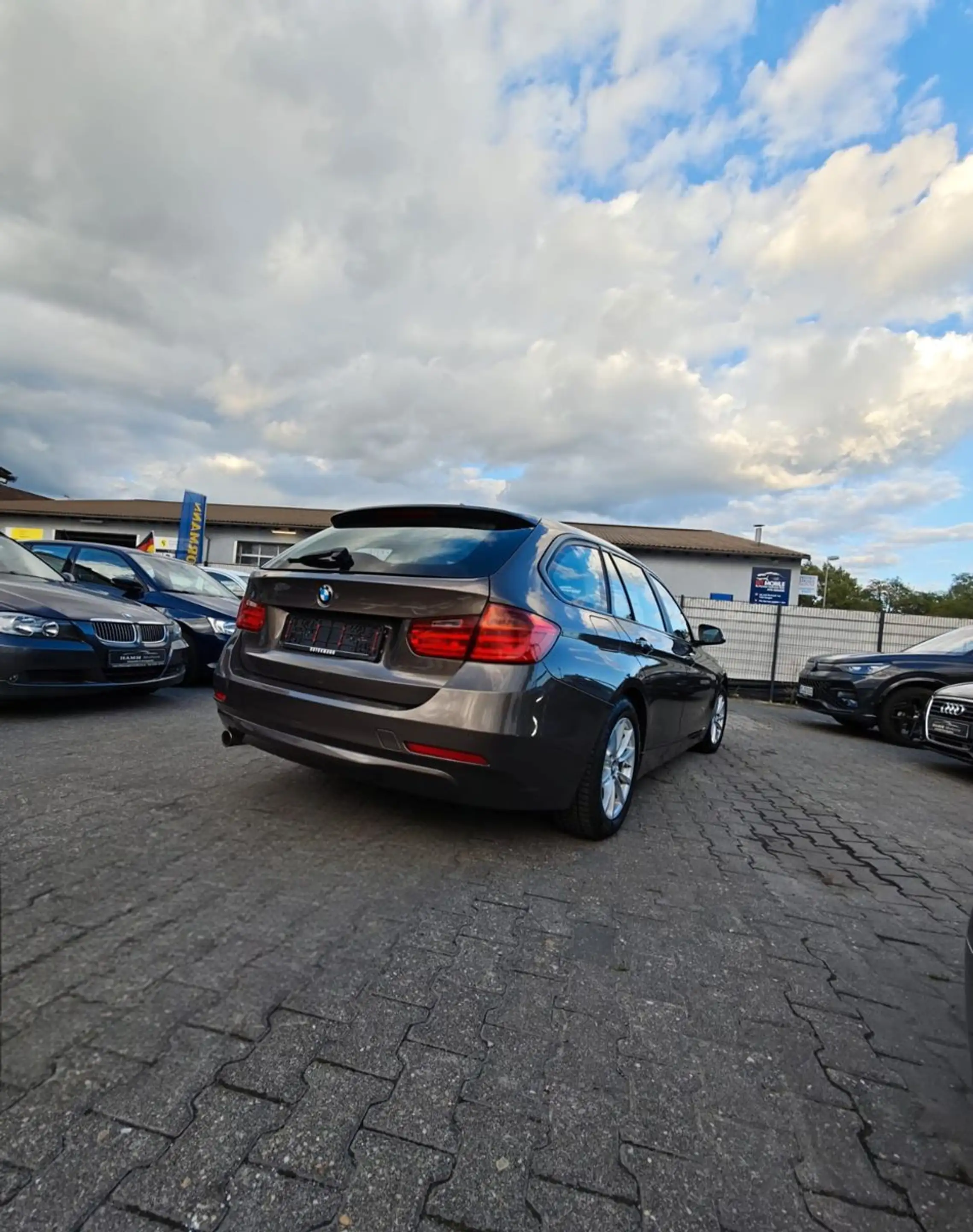 BMW 318 d Automatik, Licht-Paket aus, 2.Hand — photo 11