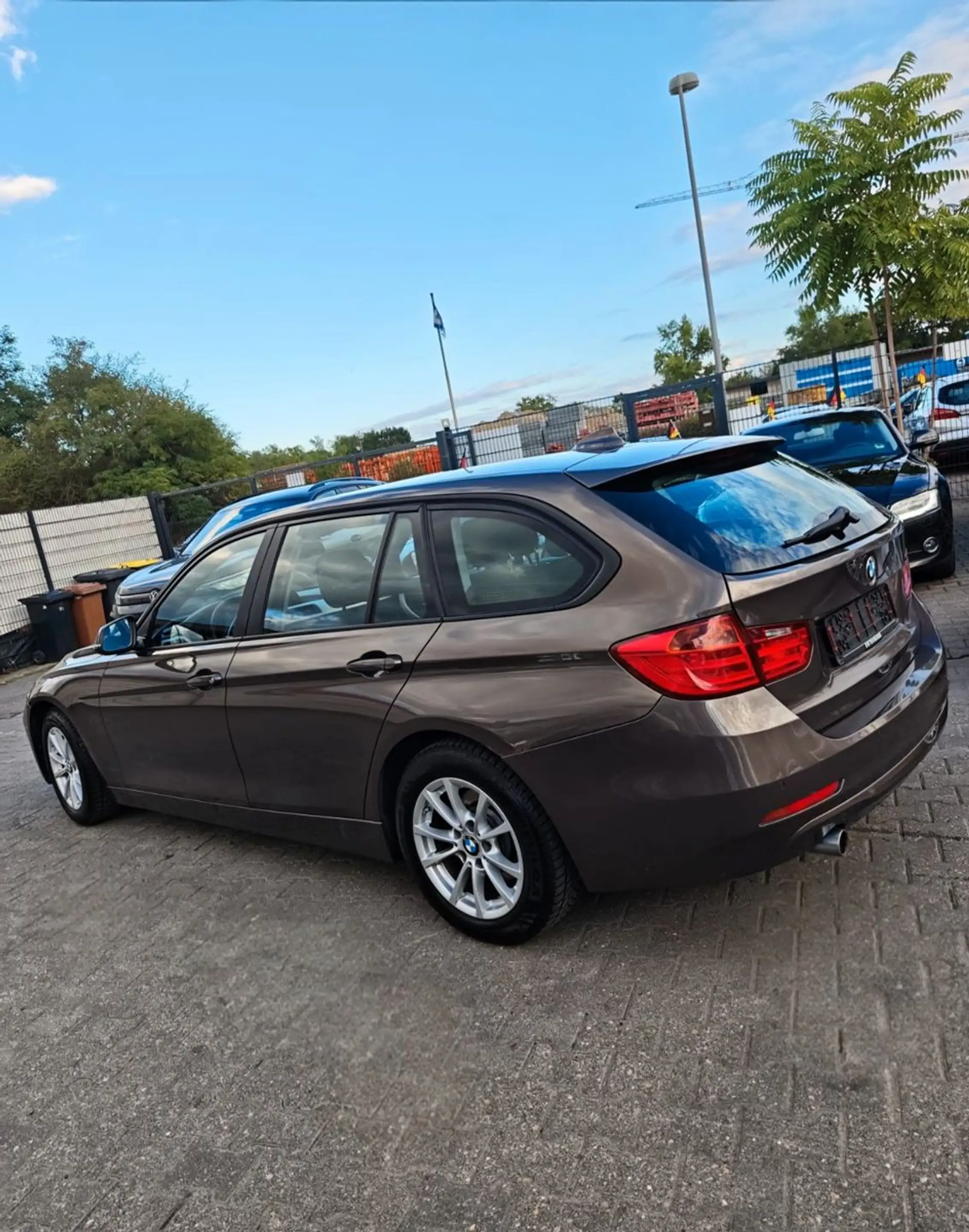 BMW 318 d Automatik, Licht-Paket aus, 2.Hand — photo 15