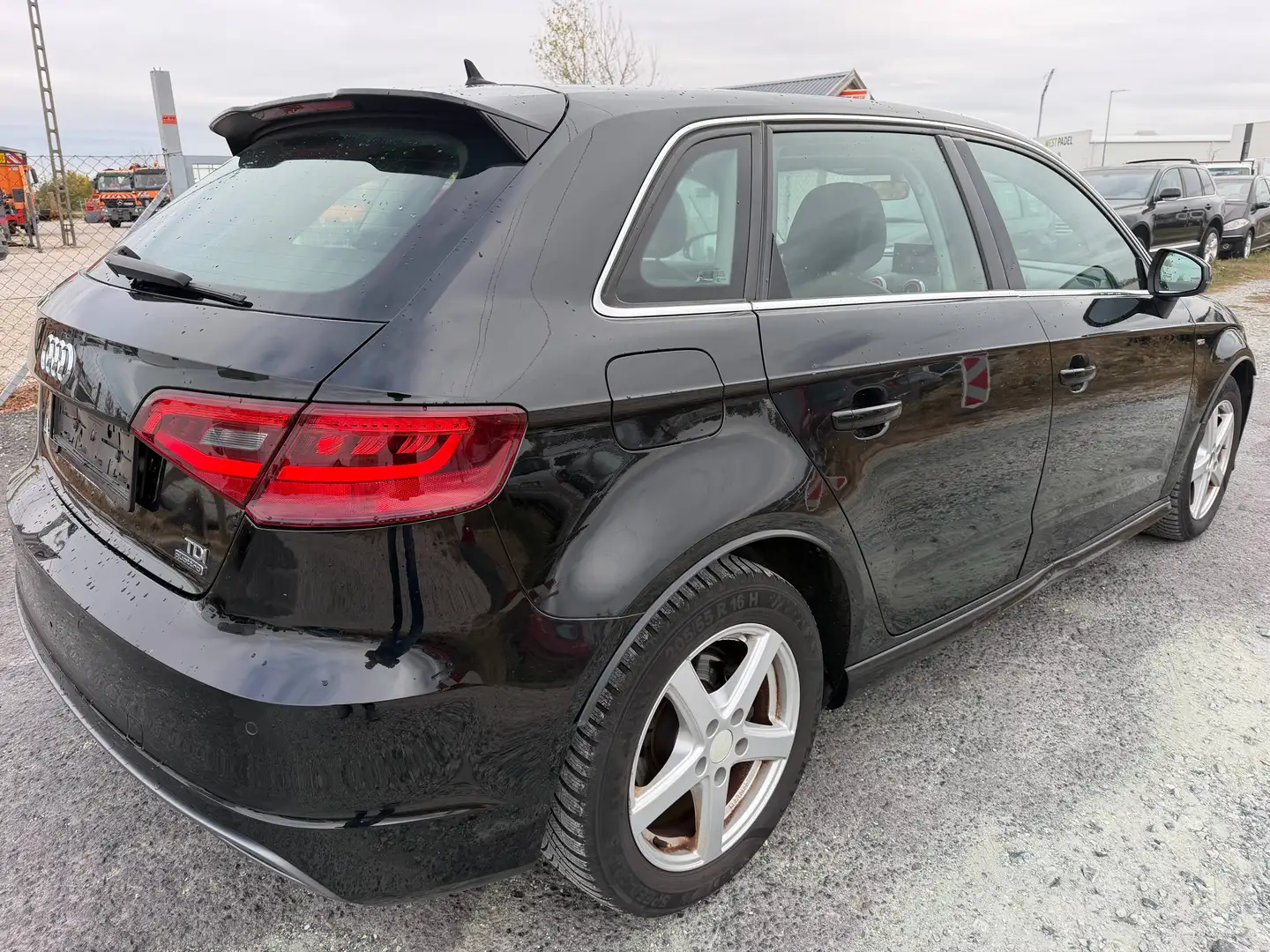 Audi A3 Quattro NUR Gewärbe/Export! 4x4 ALLRAD Schwarz - 2