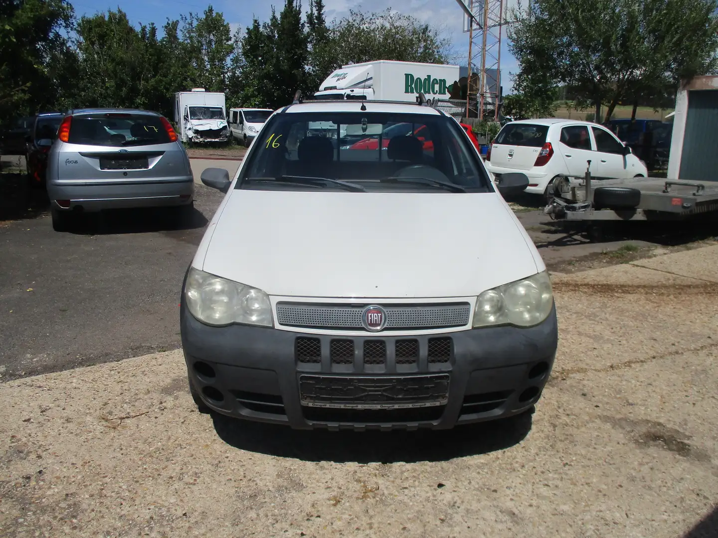 Fiat Strada 1.3 JTD Kurze Kabine Beyaz - 1