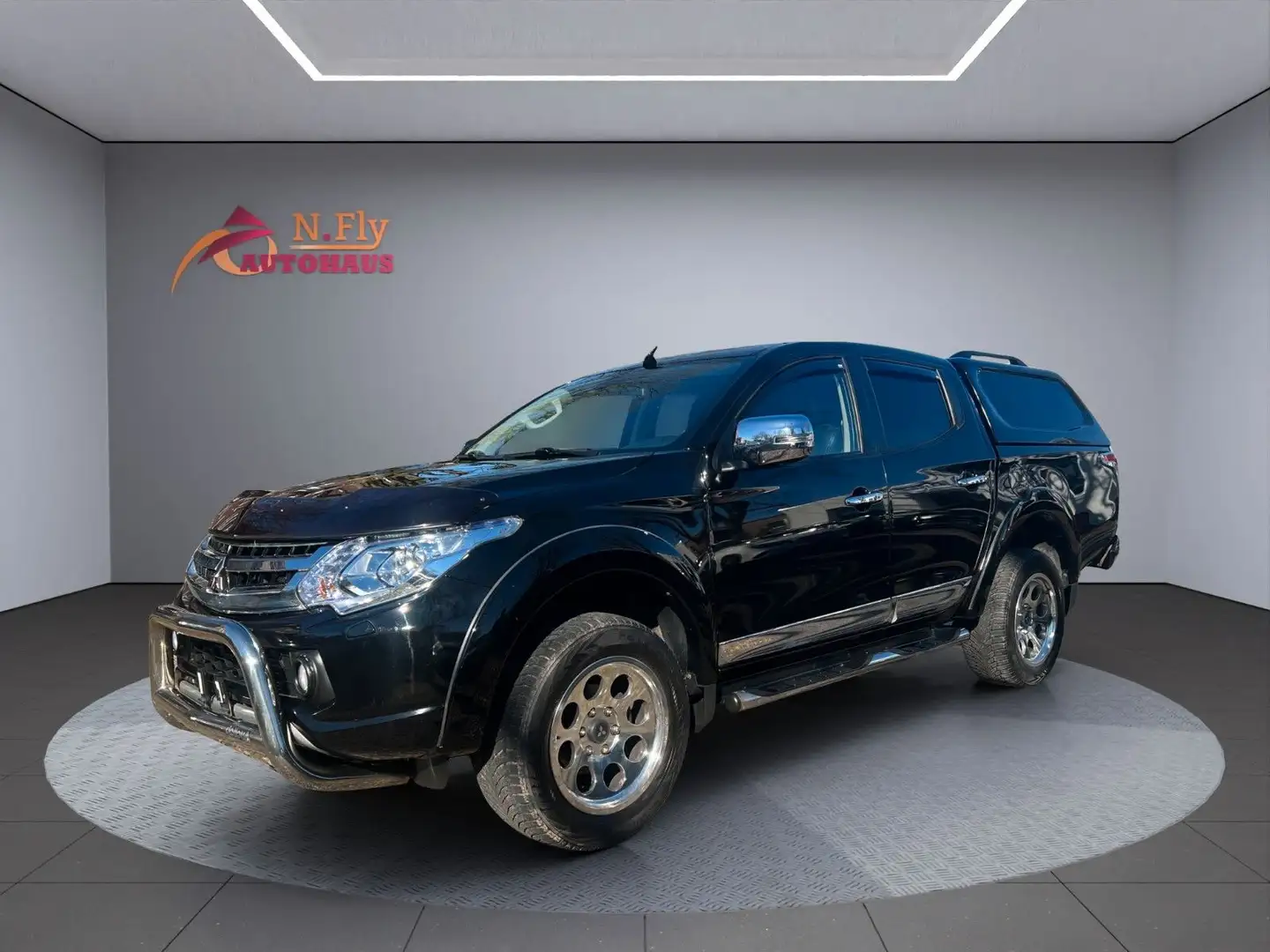 Mitsubishi L200 Top Doppelkabine 4WD Leder*Navi*Xenon*Cam Noir - 1