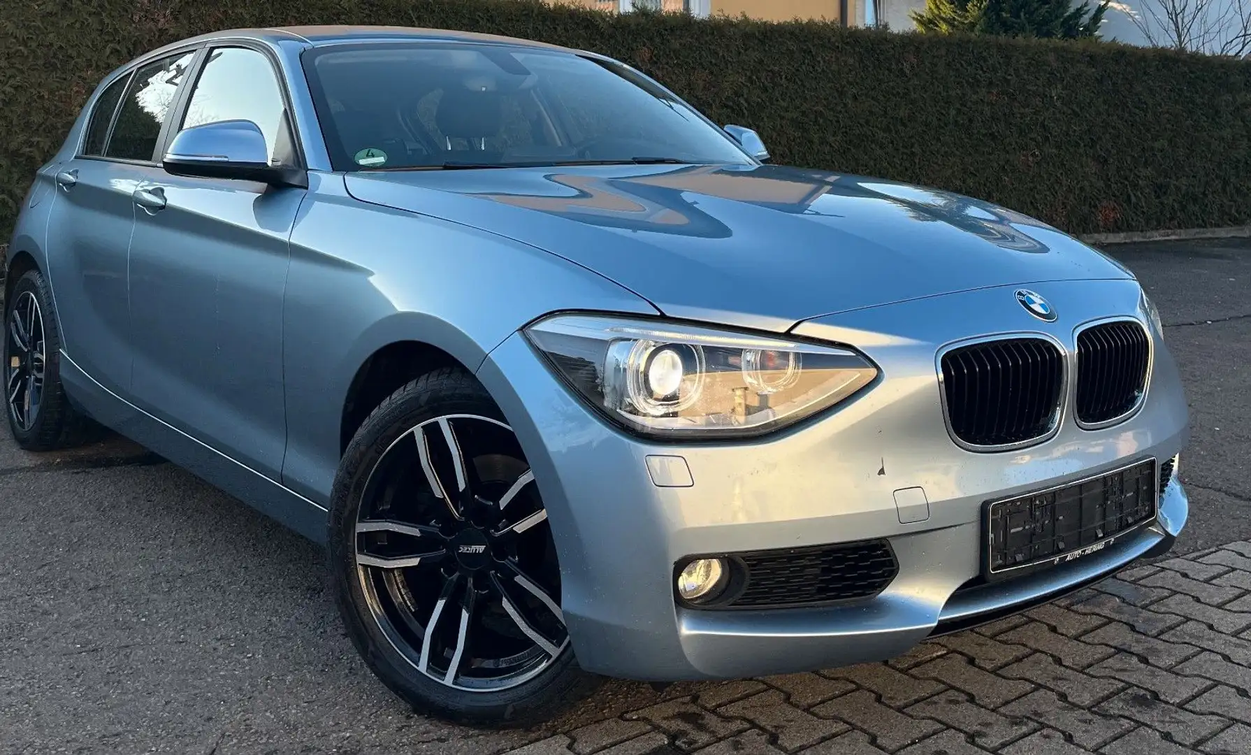 BMW 120 d Sport Line XENON PDC 2.HAND TOP GEPFLEGT Blau - 2
