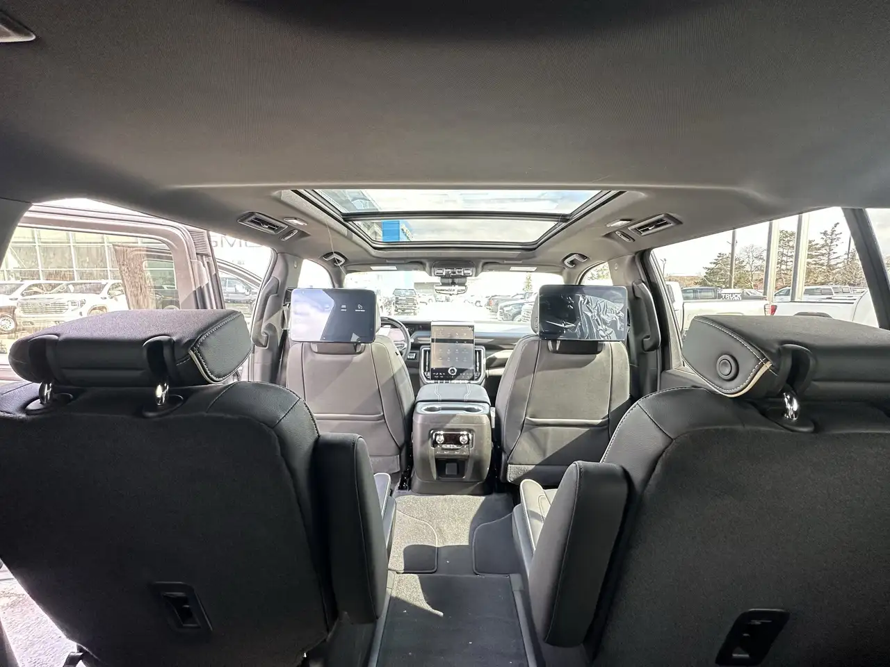 GMC Yukon снимка GMC Yukon