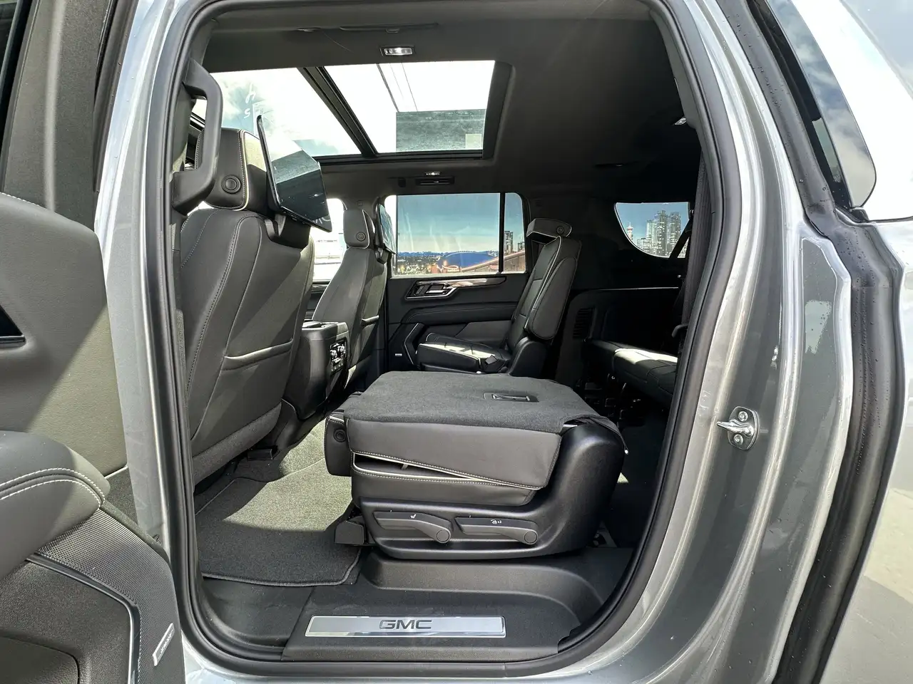 GMC Yukon снимка GMC Yukon