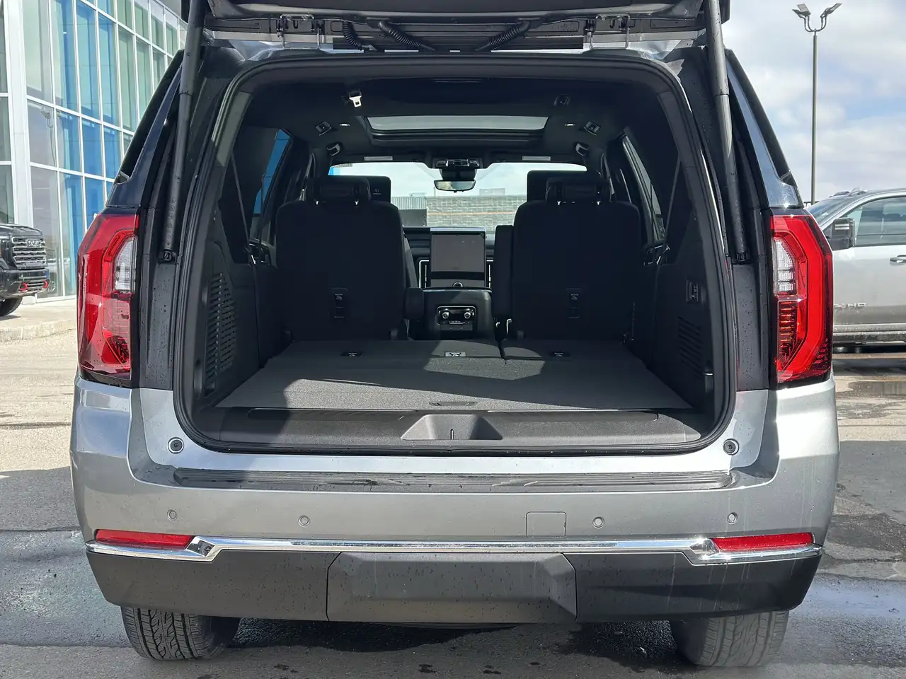 GMC Yukon снимка GMC Yukon