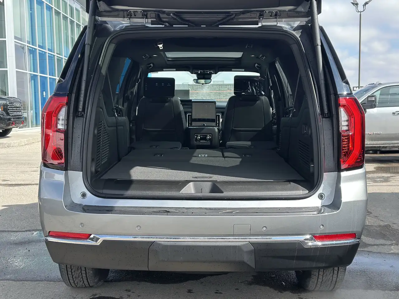 GMC Yukon снимка GMC Yukon
