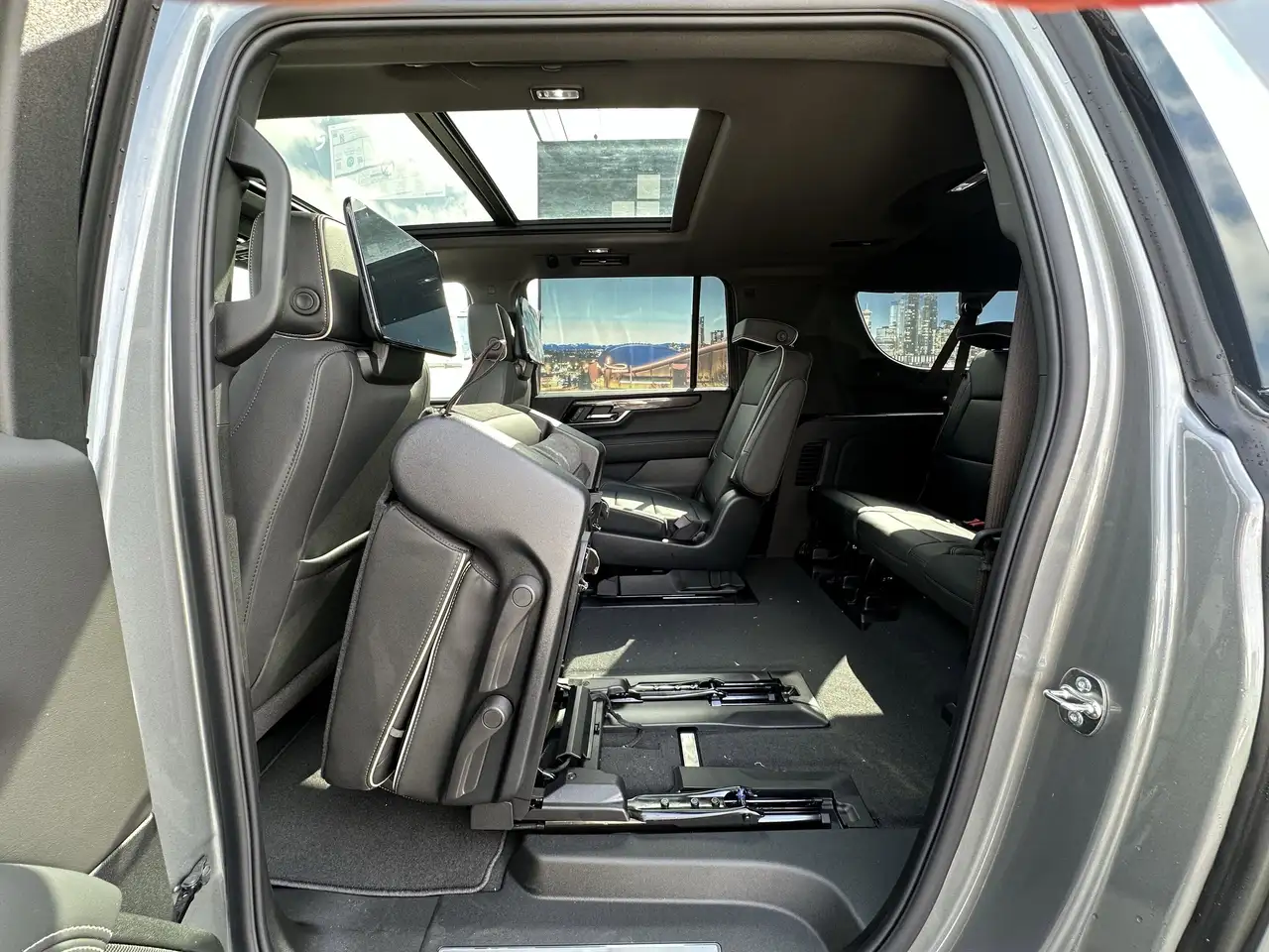 GMC Yukon снимка GMC Yukon