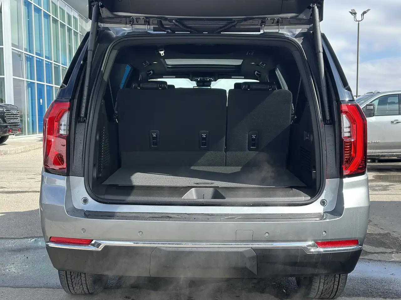 GMC Yukon снимка GMC Yukon