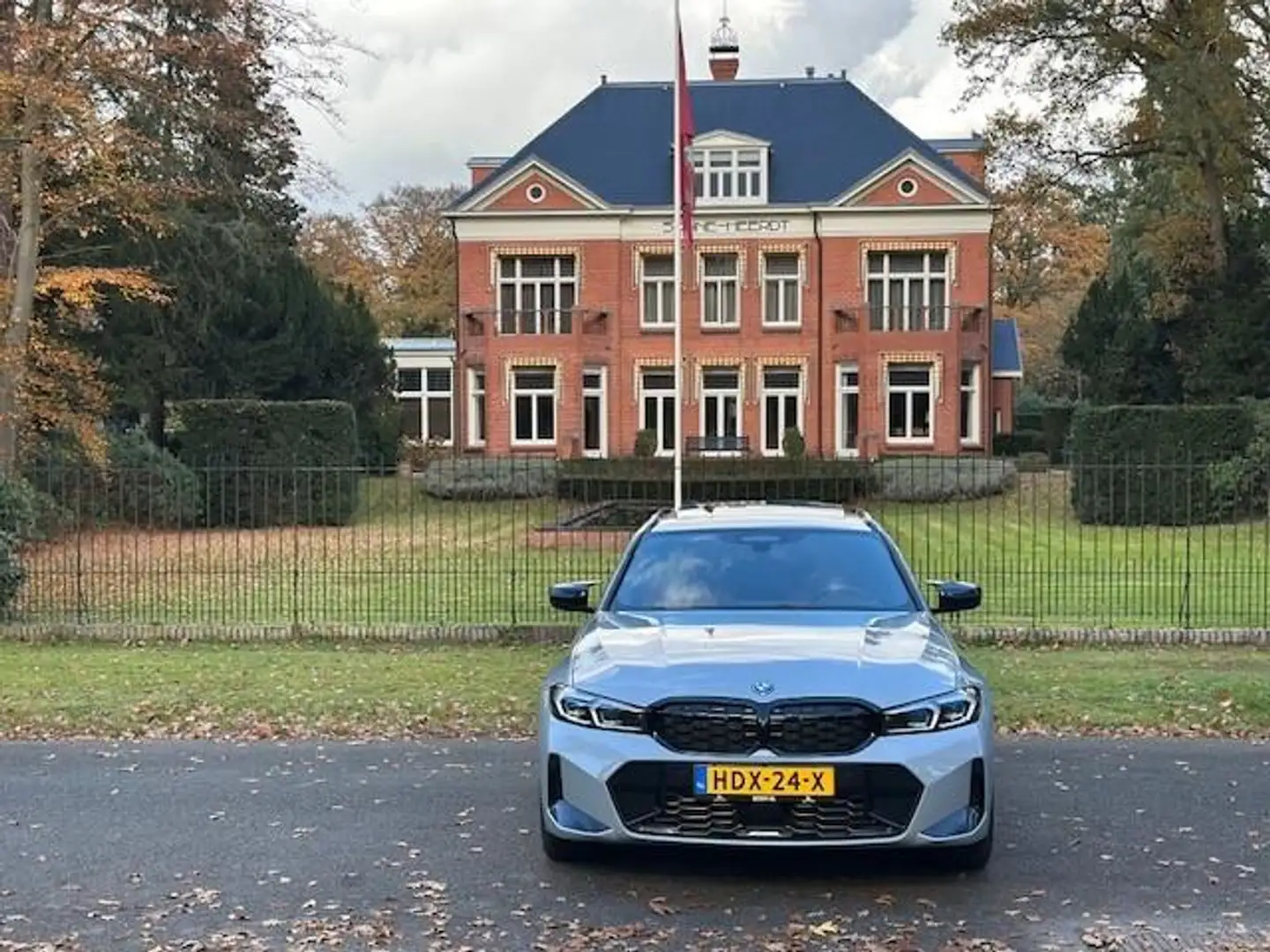 BMW 330 3-serie Touring 330e xDrive Gris - 2