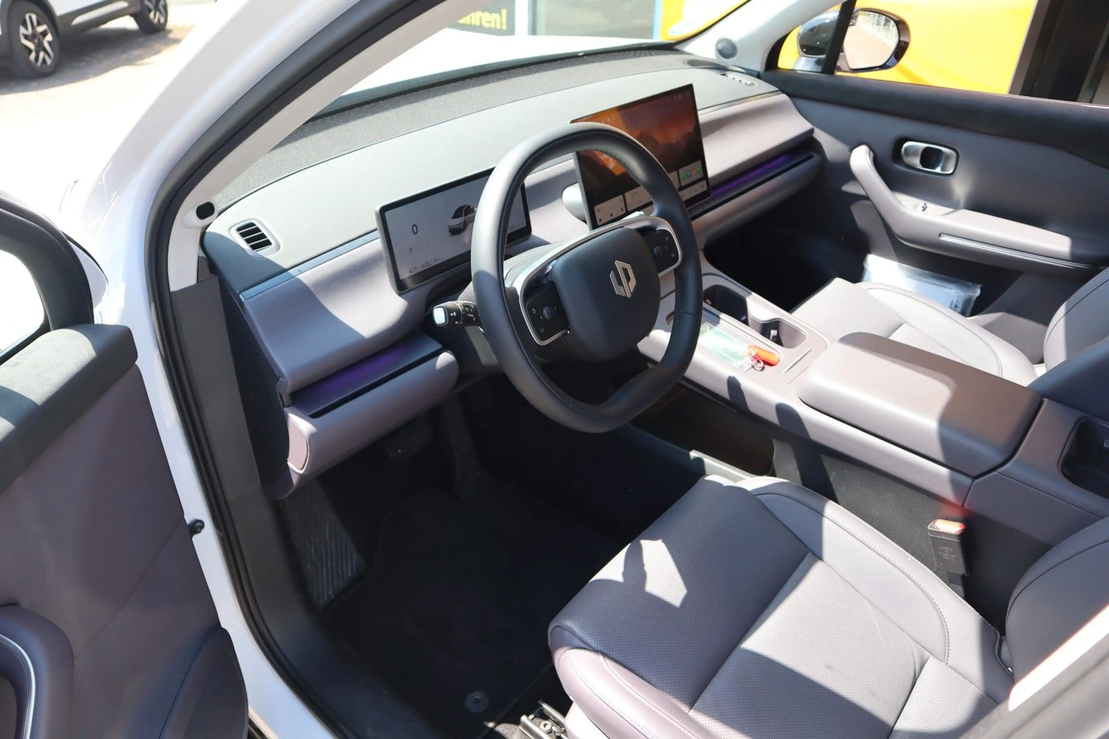 Leapmotor C10 REEV Design — photo 6